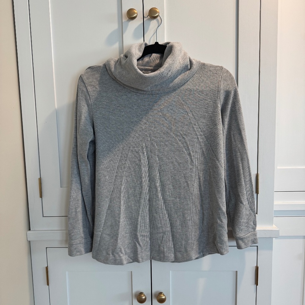 XS Johnston & Murphy Grey Turtleneck